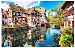 Pintoo puzzle 4000 pieces: the Canals of Strasbourg